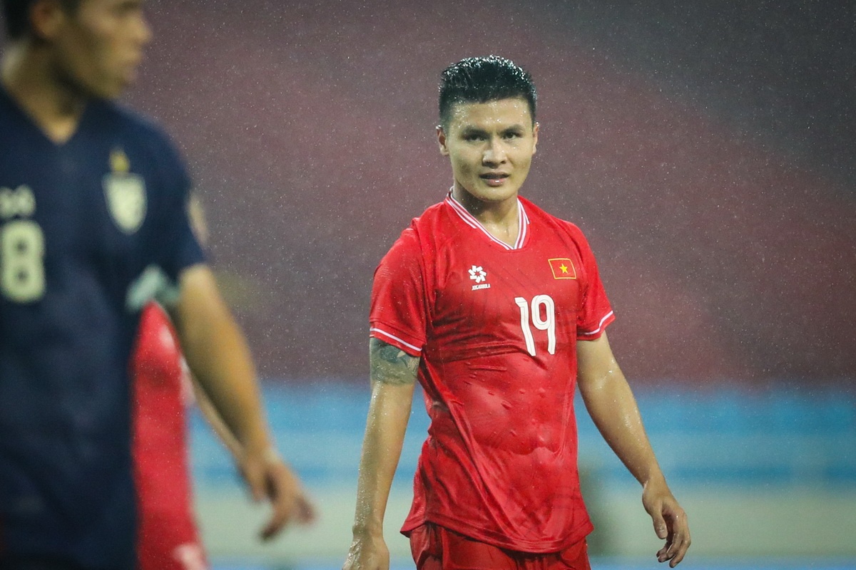 Ca tuyen Viet Nam te, dung che moi Quang Hai hinh anh