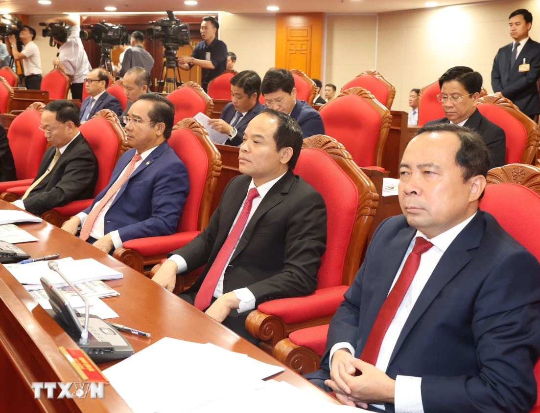 Hoi nghi Trung uong 10 anh 19