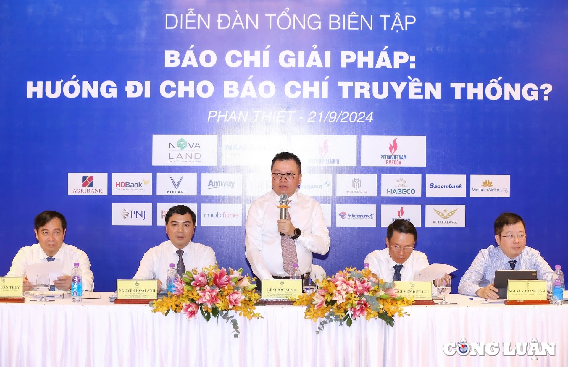 Bao chi giai phap anh 1