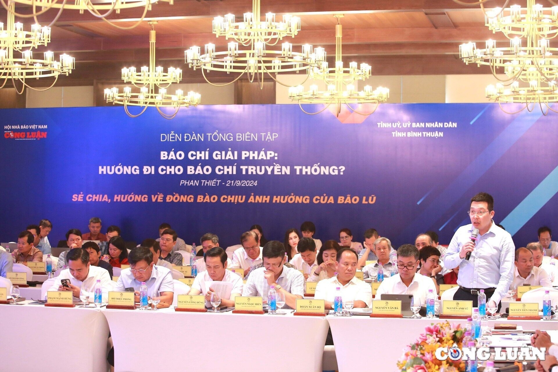 Bao chi giai phap anh 12