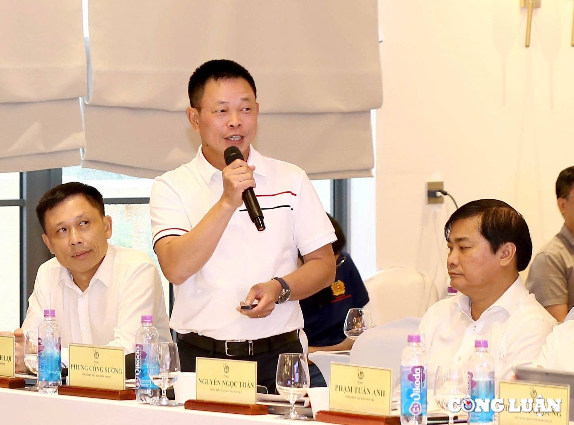 Bao chi giai phap anh 15