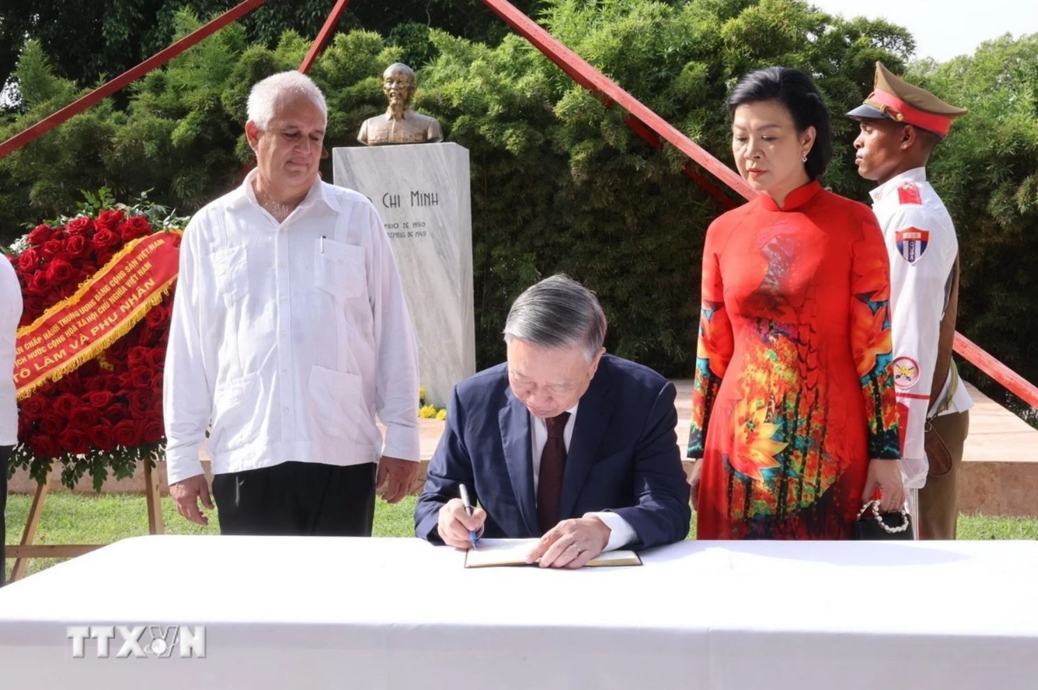 Tong Bi thu To Lam anh 7