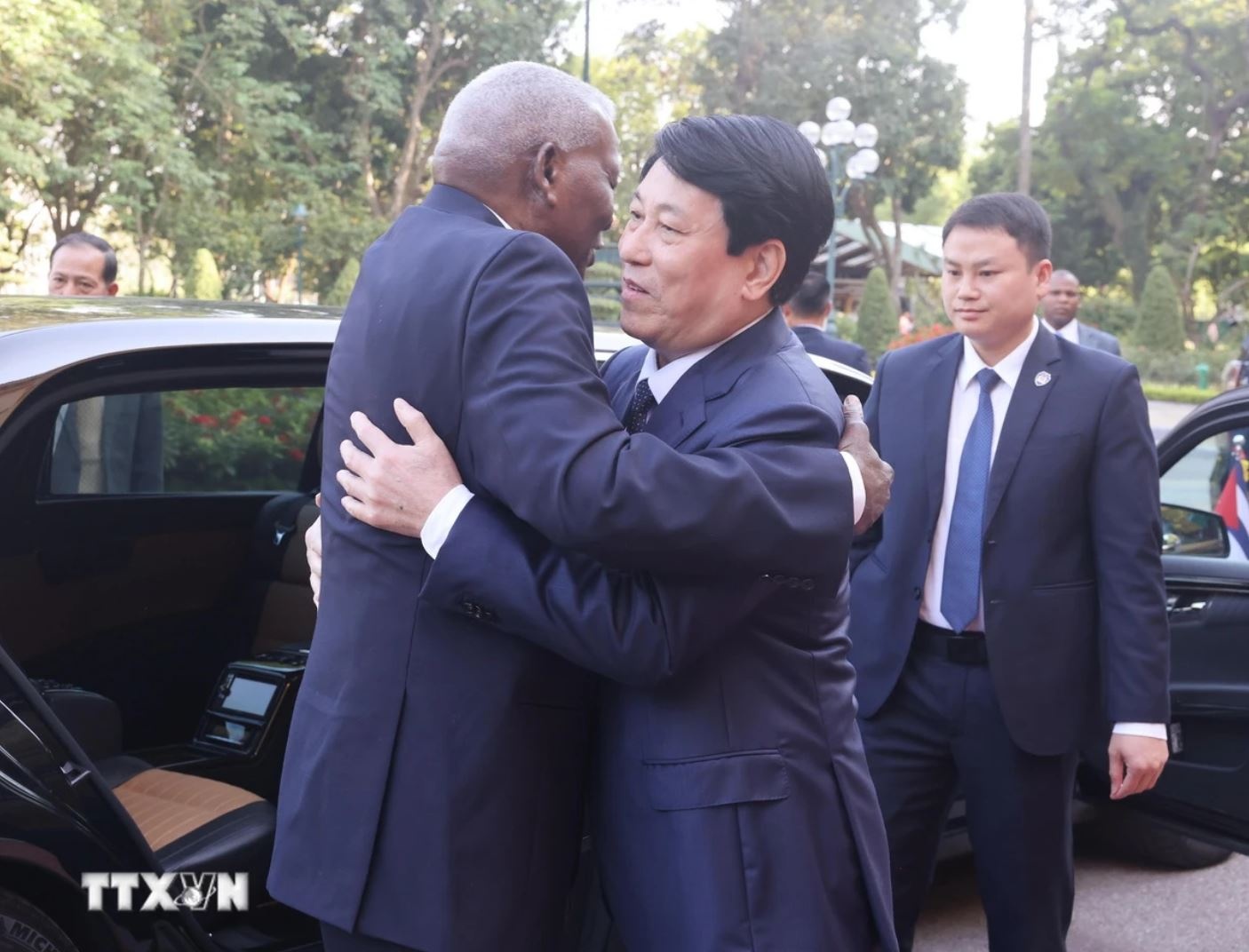 Chu tich nuoc Luong Cuong anh 2