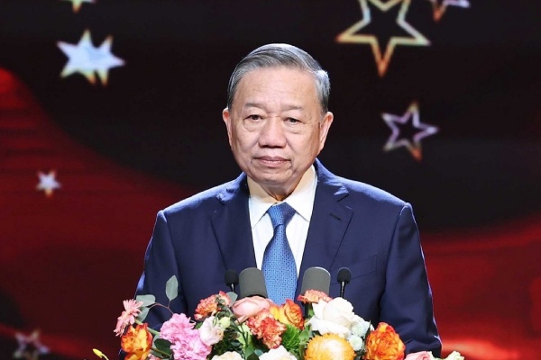 Tong Bi thu To Lam va Phu nhan sap tham chinh thuc Malaysia hinh anh