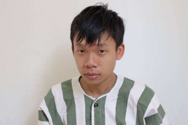 Bat nhom mua ban sung dan, phao no trai phep qua mang hinh anh