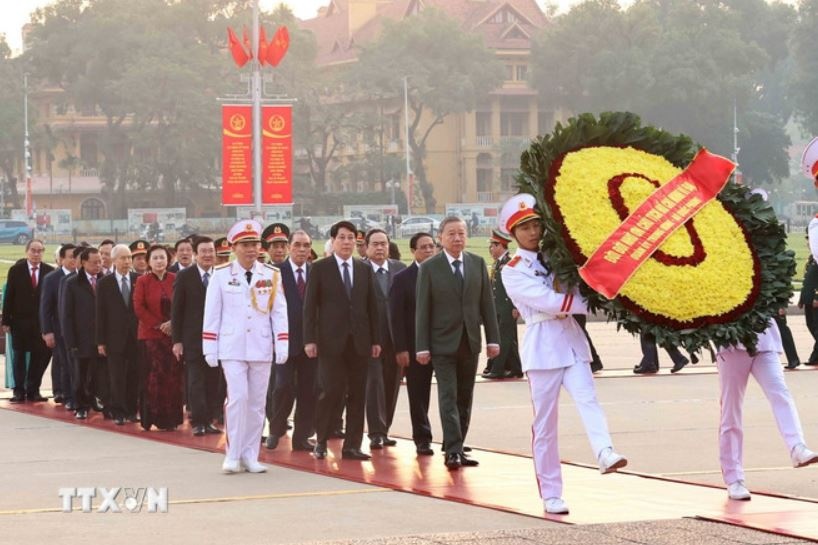 Chu tich Ho Chi Minh anh 2