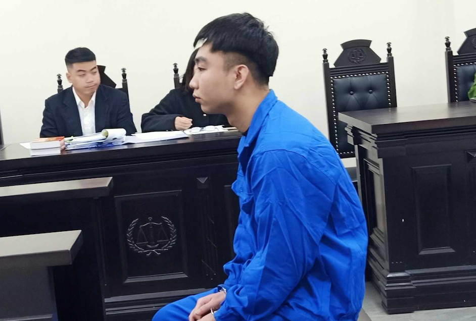 Tu hinh tai xe taxi den tan nha nguoi dan ong o Ha Noi de sat hai hinh anh