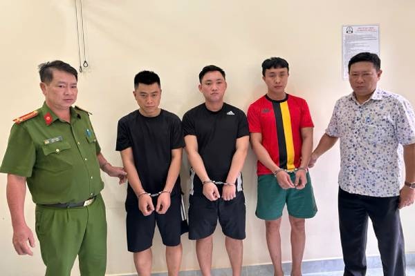 Xac lap chuyen an, bat bang cuop giat lieu linh tren duong pho TP.HCM hinh anh