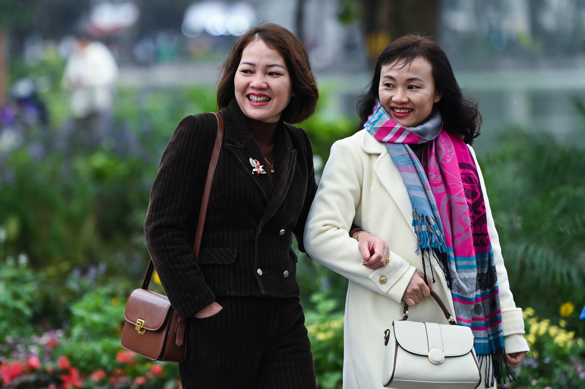 Khong khi lanh sap do bo, mien Bac bat ngo chuyen ret kem nang hinh anh