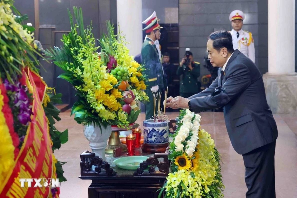 Le tang tuong Nguyen Quyet anh 12