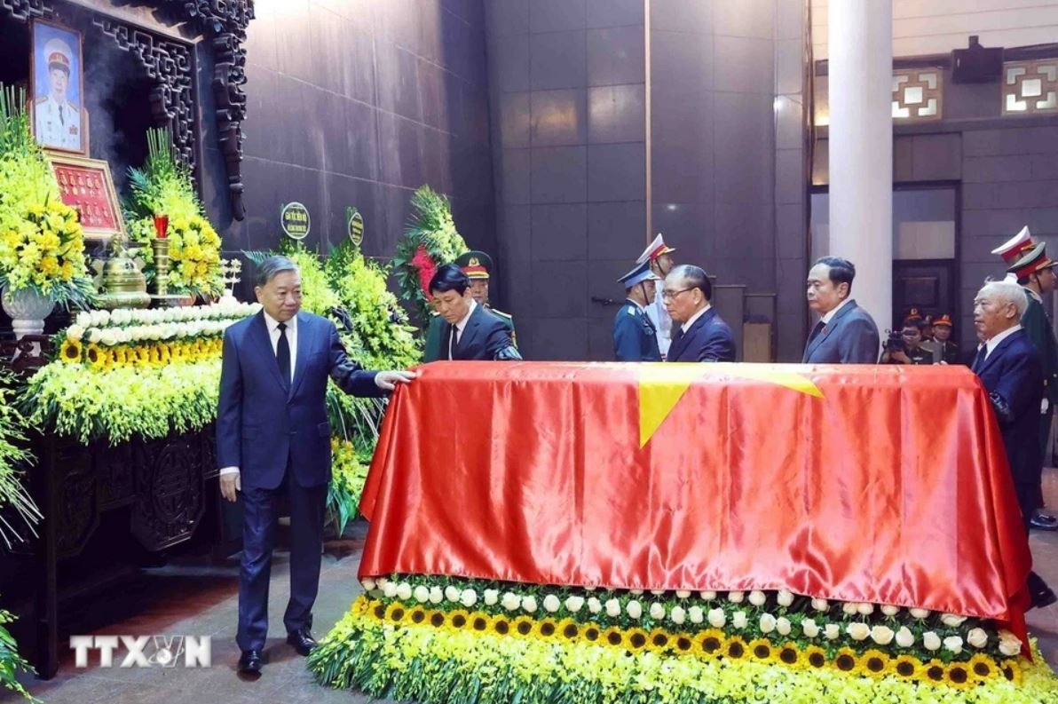 Le tang tuong Nguyen Quyet anh 14