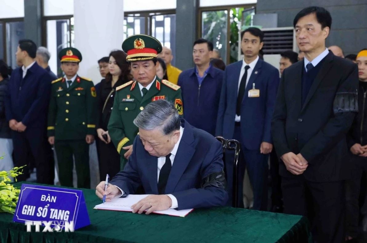 Le tang tuong Nguyen Quyet anh 15