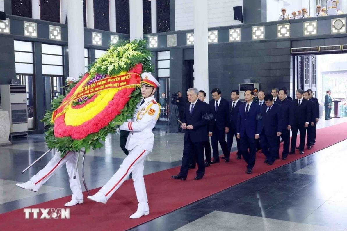 Le tang tuong Nguyen Quyet anh 8