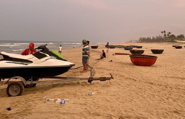 Cuu nguoi duoi nuoc anh 1