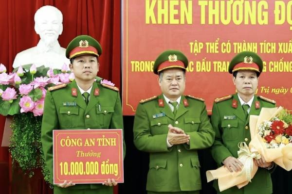 Lo dien duong day ma tuy lon tu vu oto khach bi tai nan hinh anh