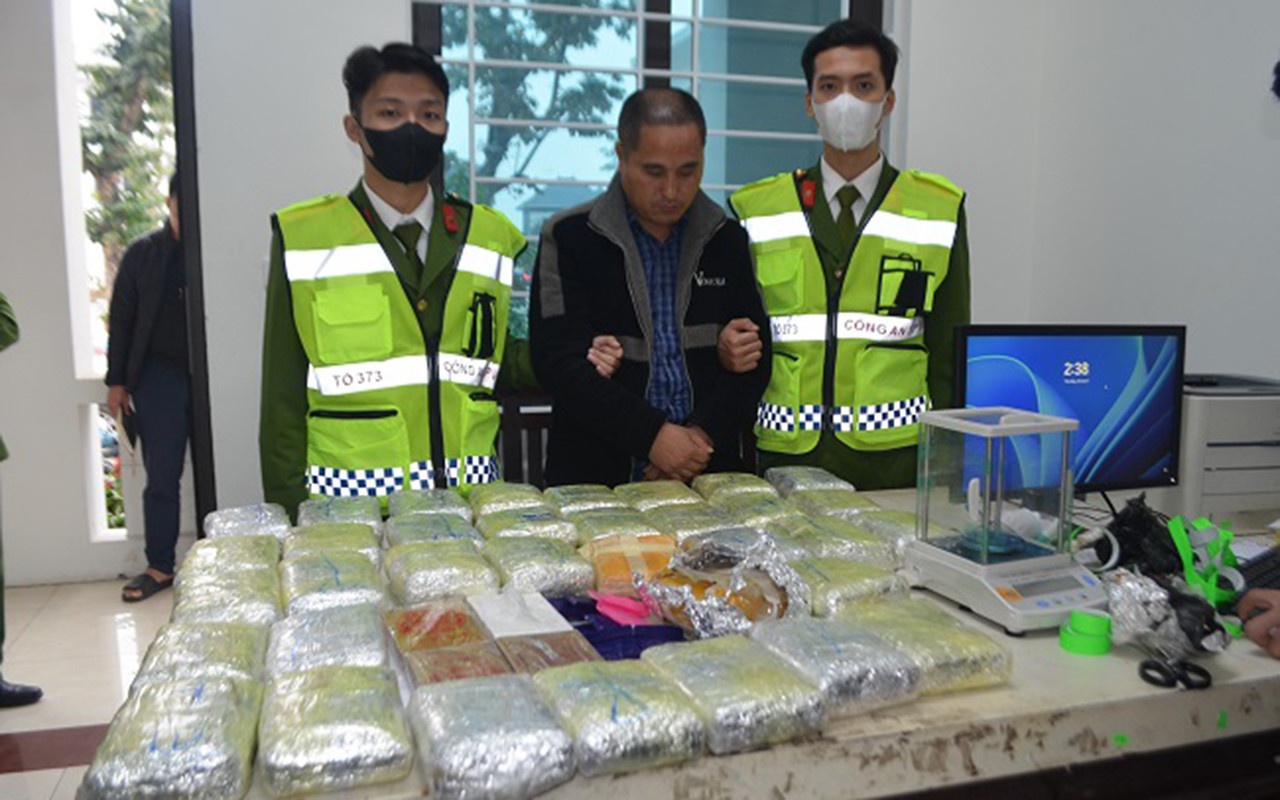 Cong an Nghe An thong tin bat duong day ma tuy do chu tich xa cam dau hinh anh