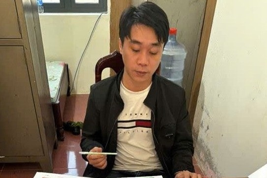 Bat doi tuong thue xe tu lai roi mang di ban, chiem doat gan 5 ty dong hinh anh