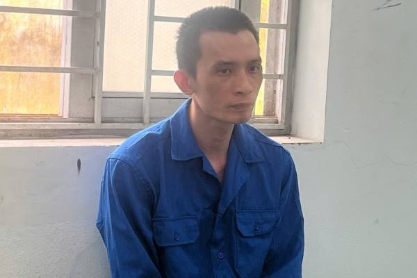 Bi bat vi ban ma tuy tai nha hinh anh