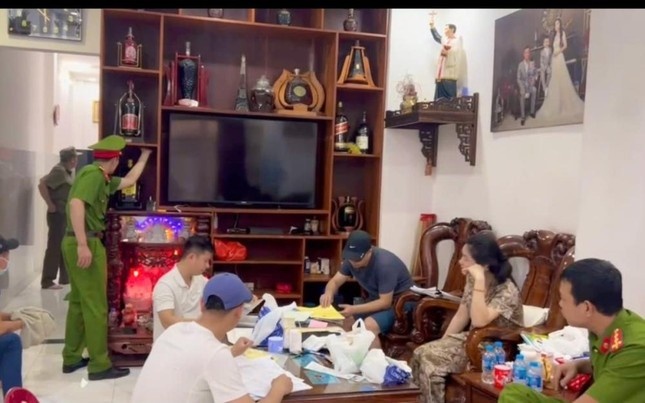 Danh bac qua mang,  200 ty moi thang,  Viva88.com anh 2