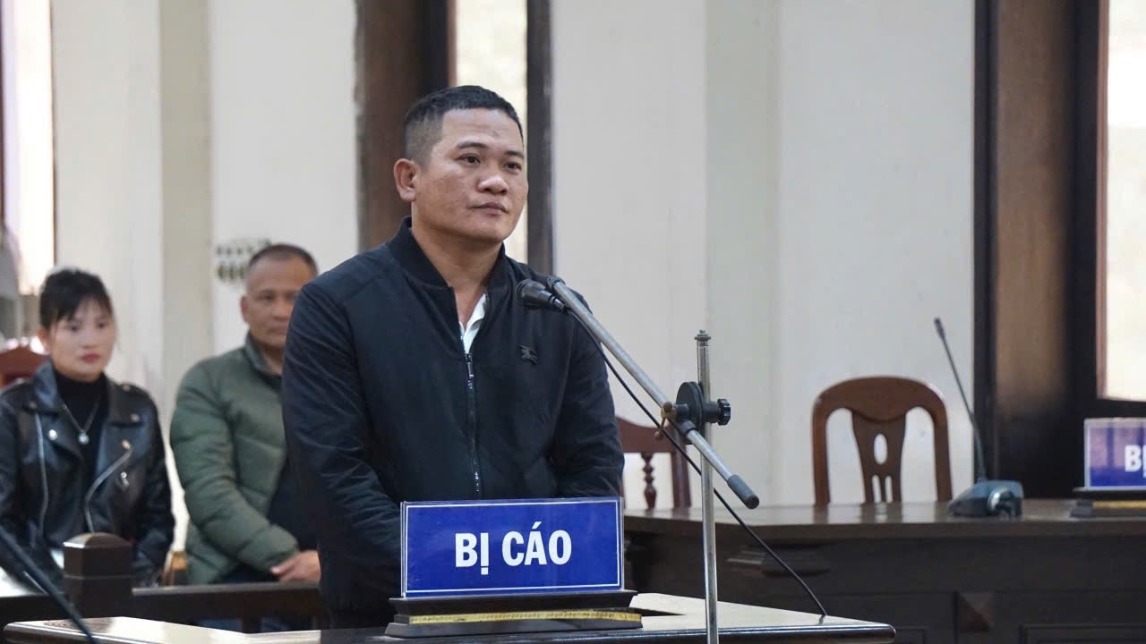 Dung flycam,  quay canh hut cat,  Cuong doat tai san,  Cong ty Dat Hung,  Doanh nghiep Dat Hung anh 1