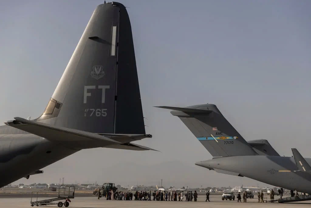 Con ac mong cua nhung nguoi sap toi My thi canh cua dong lai hinh anh