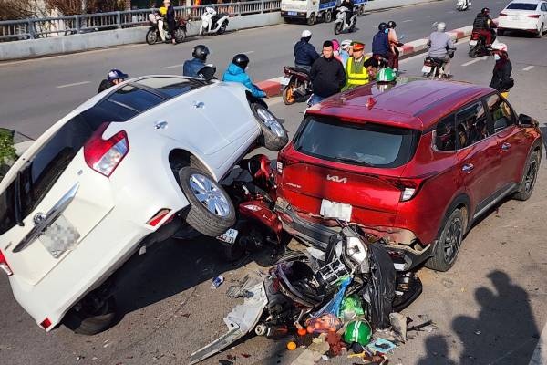 6 ngay nghi Tet, xay ra 308 vu tai nan giao thong lam chet 137 nguoi hinh anh