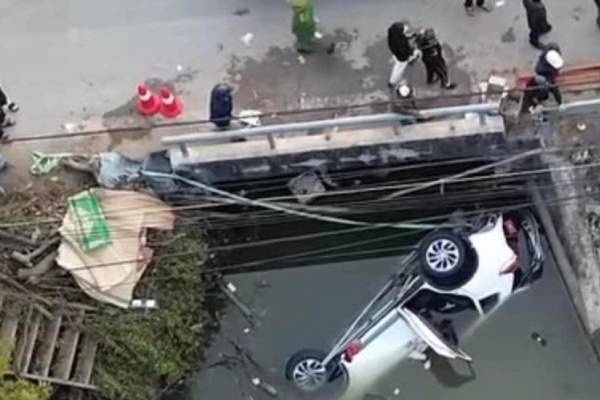 Nguyen nhan vu oto lao xuong song lam 7 nguoi tu vong o Nam Dinh hinh anh