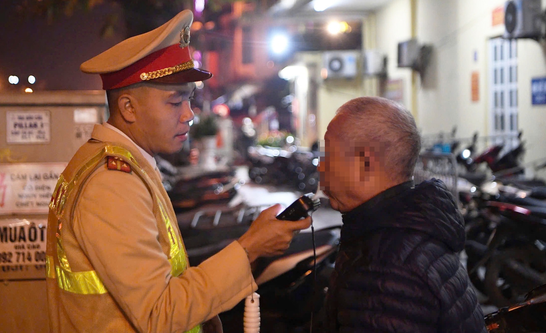 Gan 1.900 tai xe vi pham nong do con trong ngay 29 Tet hinh anh