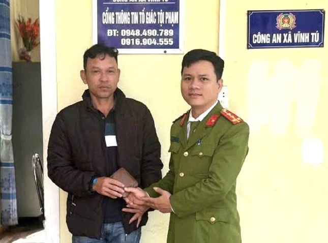 Di choi Tet, thanh nien nhat duoc hon 21 trieu dong hinh anh