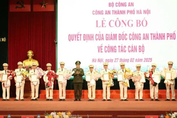 Ha Noi bo cong an cap huyen tu ngay 1/3 hinh anh