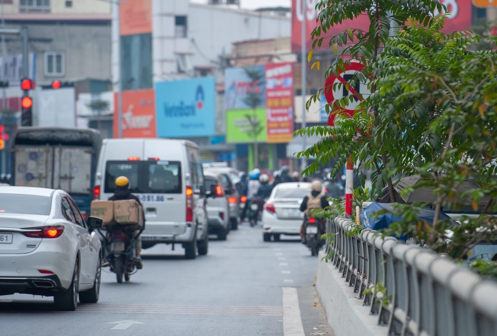 Ra soat xong bat cap ve bien bao, den tin hieu truoc ngay 10/3 hinh anh