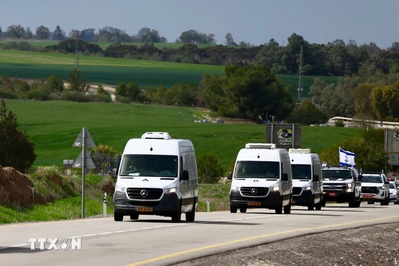 Hamas trao tra dung thi the con tin Israel sau su co nham lan hinh anh