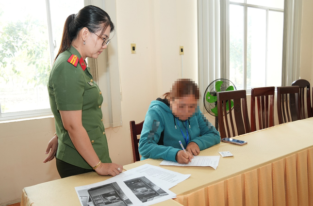 Them nguoi phao tin that thiet ve 'xe tai bat coc' bi moi lam viec hinh anh