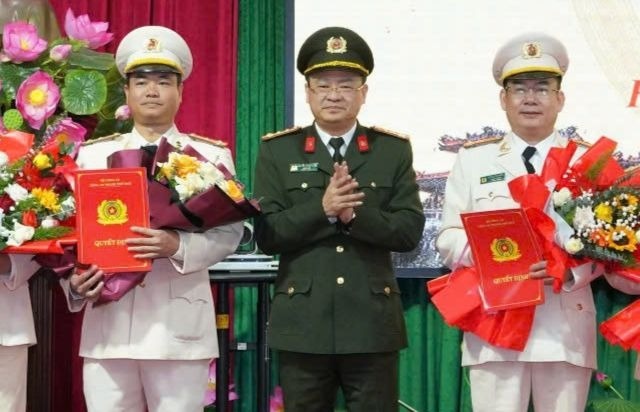 Cong bo quyet dinh cua Bo truong Cong an ve to chuc bo may tai Hue hinh anh