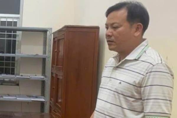 Bat tam giam cuu giam doc chi nhanh ngan hang tai Ca Mau hinh anh