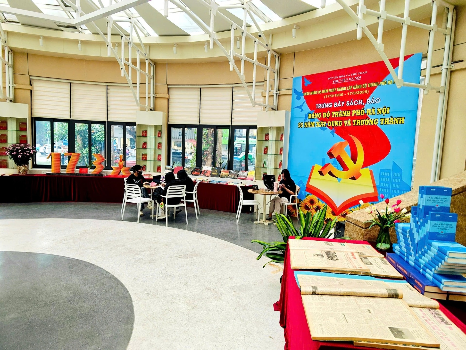 Dang bo Ha Noi anh 1