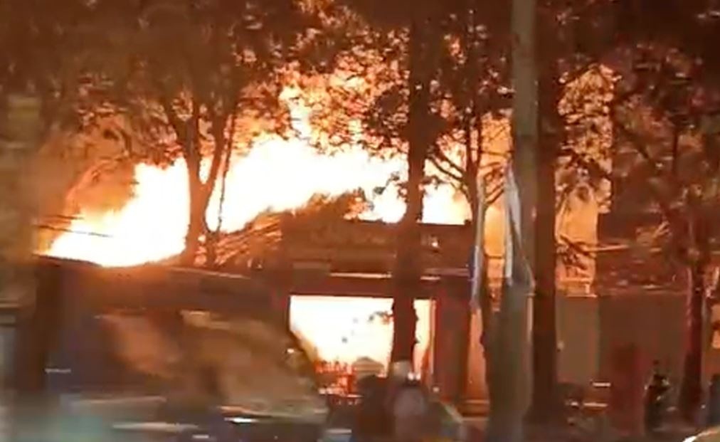 Lua ngun ngut tai mot ngoi nha o Ha Noi hinh anh