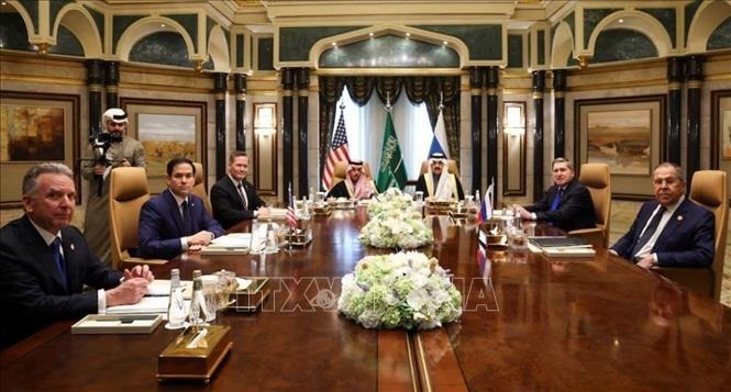 Diem la trong thanh phan doan Nga den Saudi Arabia dam phan hinh anh