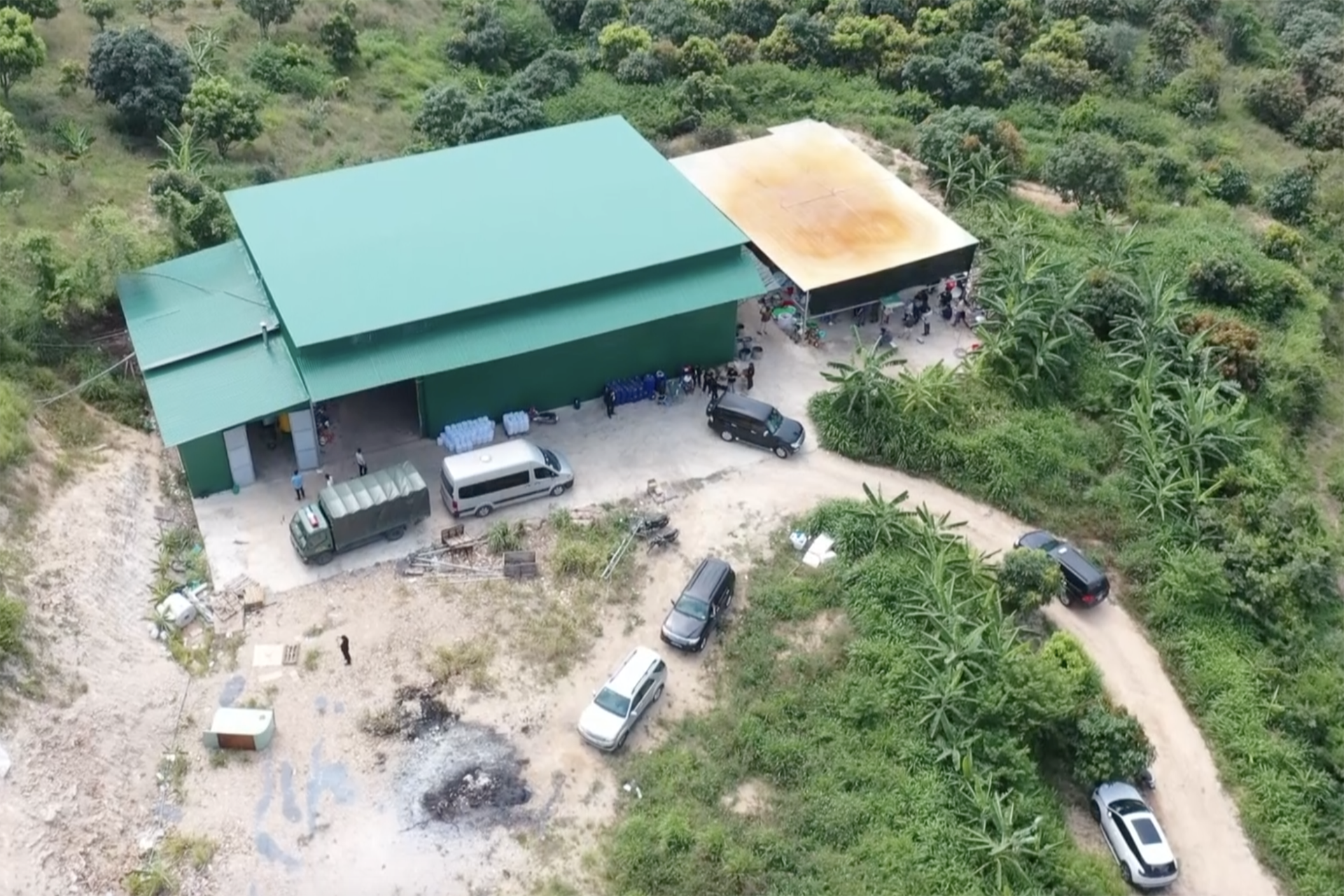 Ben trong xuong san xuat ma tuy tren manh dat 1.000 m2 o TP Nha Trang hinh anh