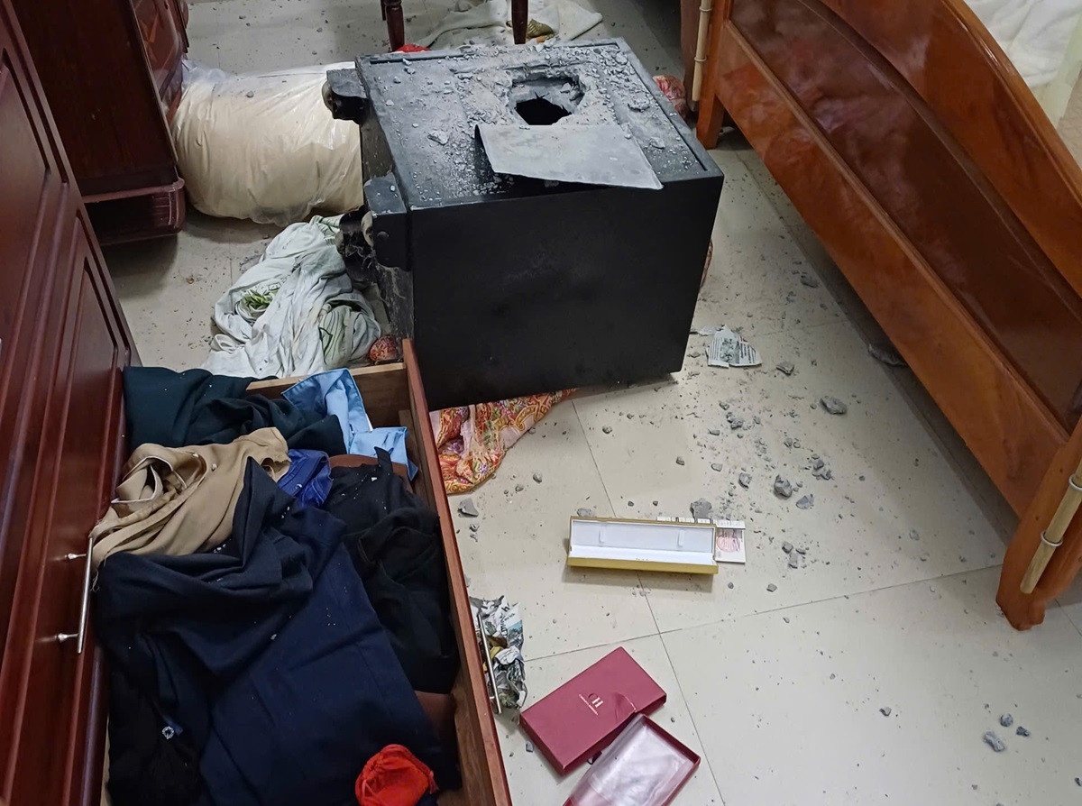 Ten trom pha ket anh 2