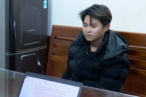 Khoi to doi tuong tong CSGT gay xuong suon hinh anh