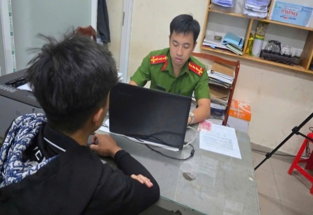 Bat nhom doi tuong hanh hung nam sinh den chan thuong so nao hinh anh