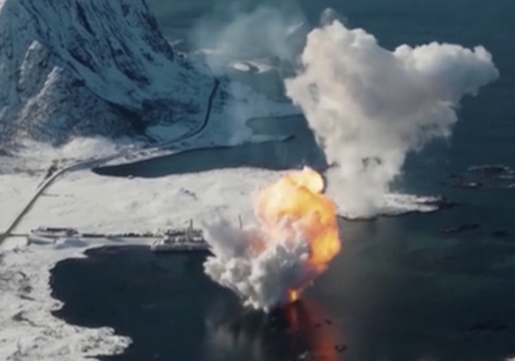 Ten lua lon nhat cua Duc phat no vai chuc giay sau khi phong hinh anh