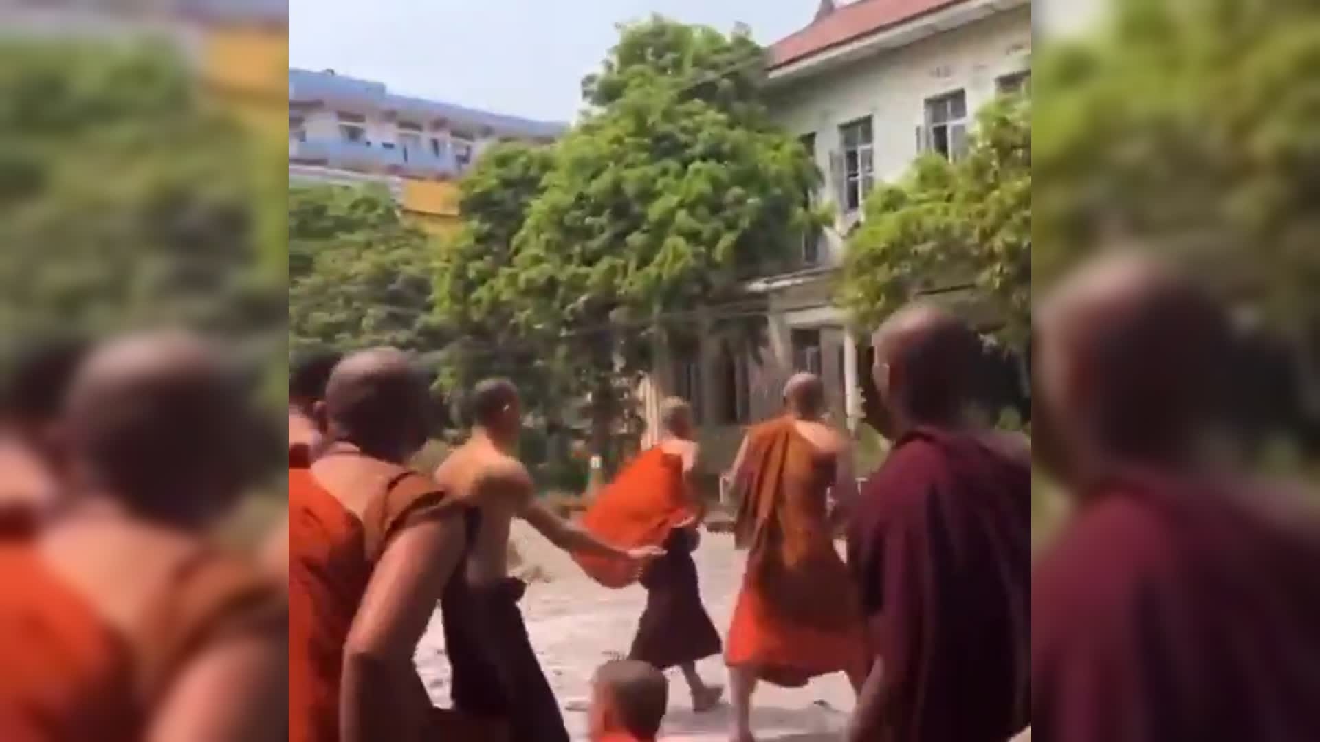 Nha su Myanmar bo chay trong con dong dat kinh hoang hinh anh