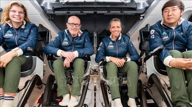 Phi hanh doan My hoan thanh su menh du hanh qua cac cuc Trai Dat hinh anh