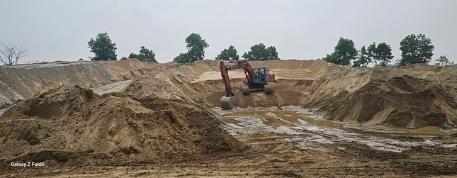 Cty Thien An Phat,  300 canh sat,  Tap kich mo cat,  DN Thien An Phat,  Gdoc Thien An Phat,  Cong ty Le Hoang,  Thuong mai T.T anh 1