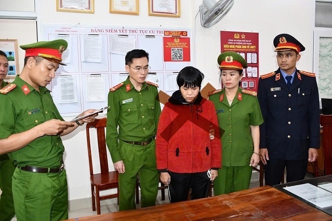 Sat hai con,  Truc loi bao hiem anh 1