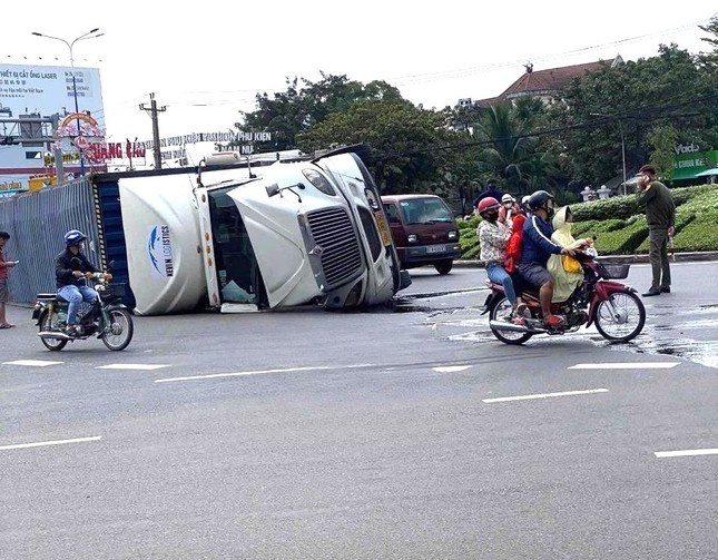 Xe dau keo container anh 2