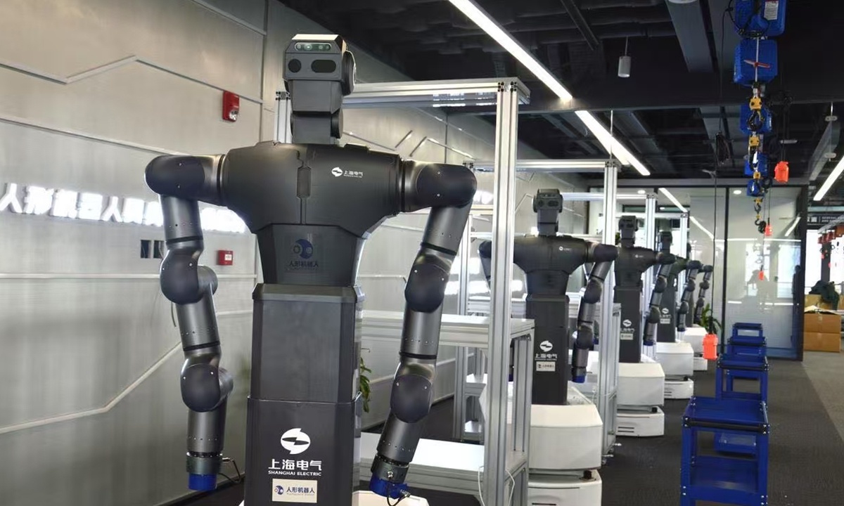 Trung Quoc sap van hanh 'lo luyen' robot hinh nguoi dau tien hinh anh