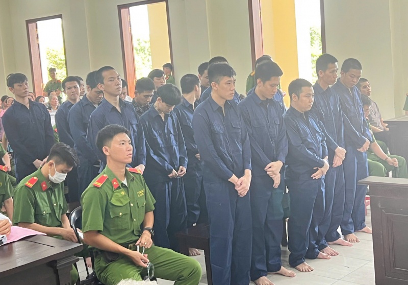 Tuyen an 20 bi cao lien quan vu no sung ban nguoi tai quan ca phe hinh anh